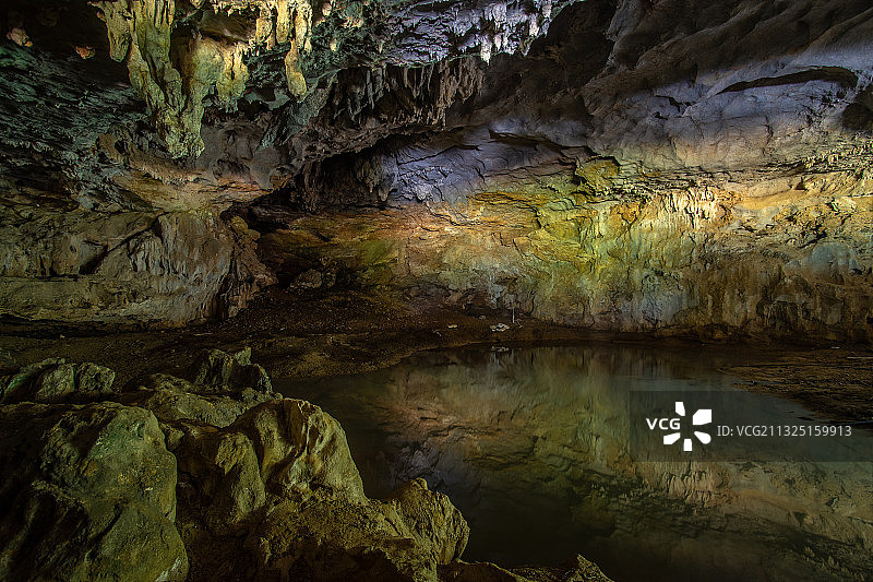 中国广东省清远市英西峰林溶洞自然风光图片素材