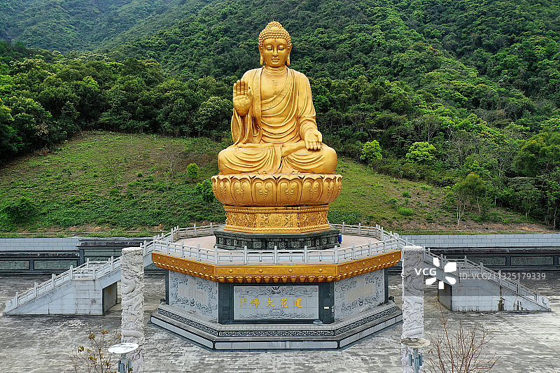 广东省汕尾市海丰县海城镇莲花山森林公园鸡鸣寺莲花大佛航拍图片素材