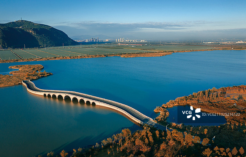 龙山，美在山脚下图片素材