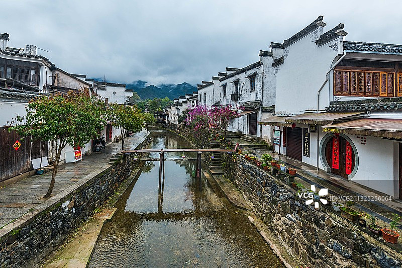 龙川的清晨，安徽绩溪图片素材