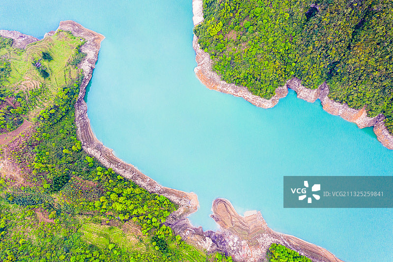 航拍湖北恩施大峡谷沐抚瀑布图片素材