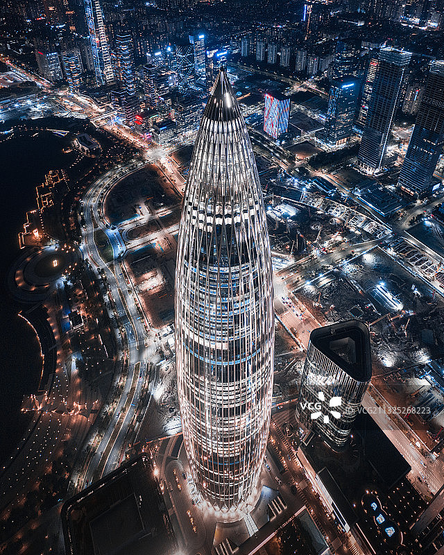 夜色春笋-中国华润大厦图片素材