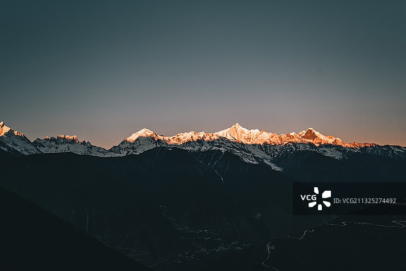 日照金山图片素材