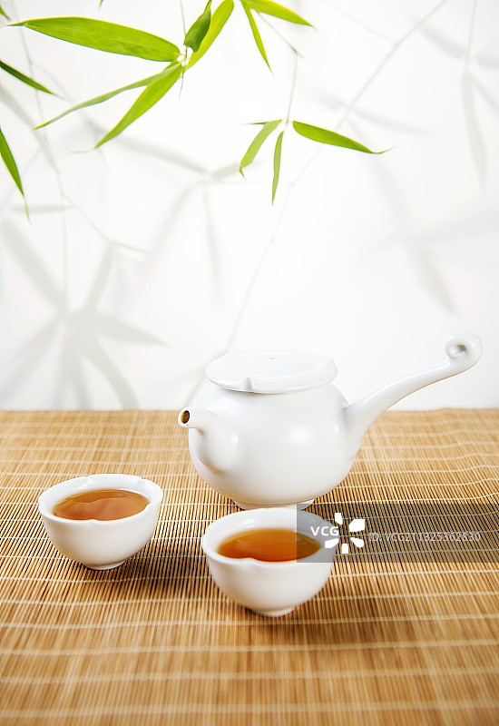 中国陶瓷茶具茶水红茶图片素材