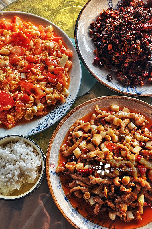 重庆川菜午餐·辣子肥肠 鱼香肉丝图片素材