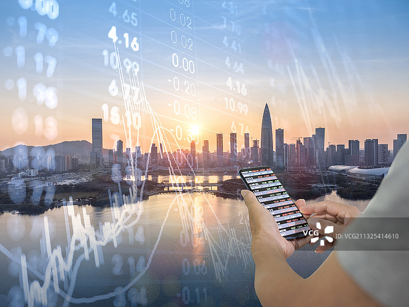 深圳城市建筑天际线繁华景色和股票金融走势概念图片素材