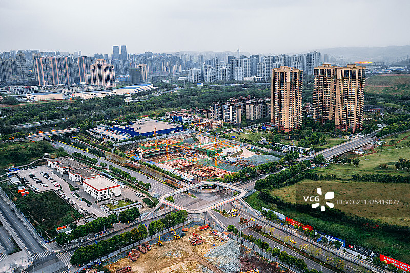 中国重庆城市建设地基基建夯实基础施工地天桥十字路口图片素材