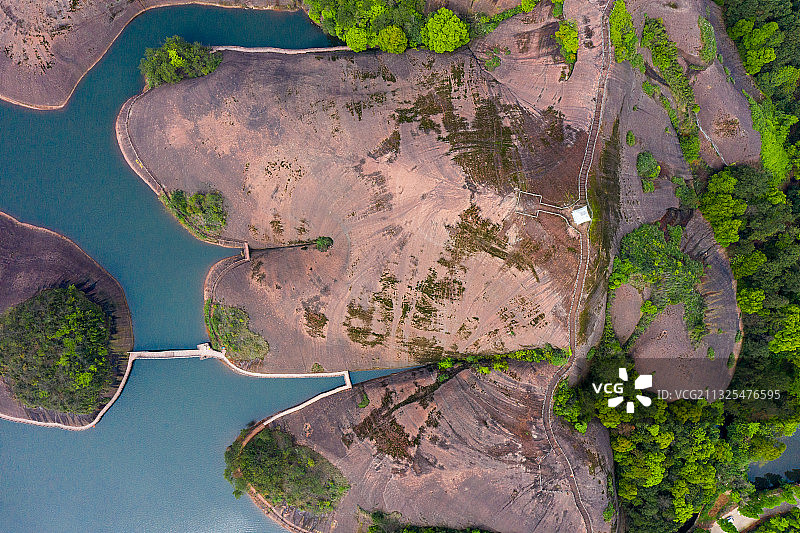 航拍江西省上饶市弋阳县龙门岩水库图片素材