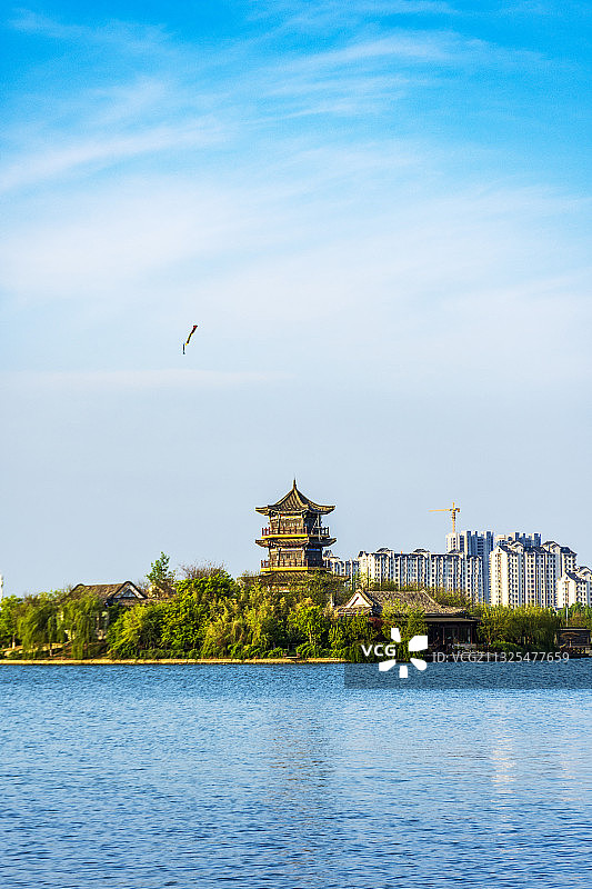 东昌湖春日美景一角图片素材
