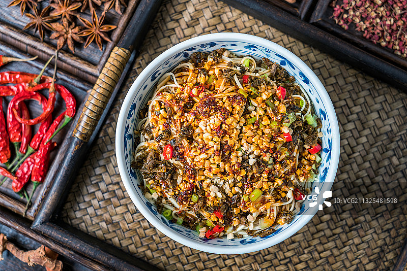 中国四川宜宾美食——宜宾燃面图片素材