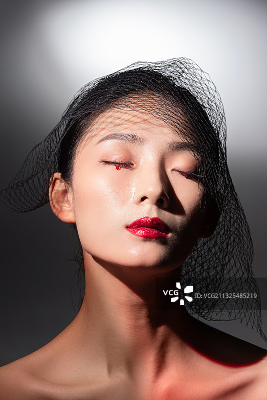 时尚个性妆面美女图片素材