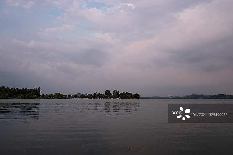 傍晚的东湖图片素材