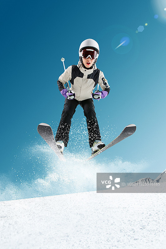 滑雪的青年女人图片素材