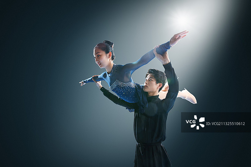 双人花样滑冰图片素材