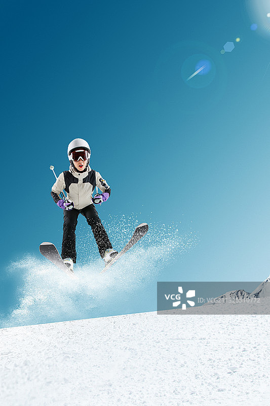滑雪的青年女人图片素材