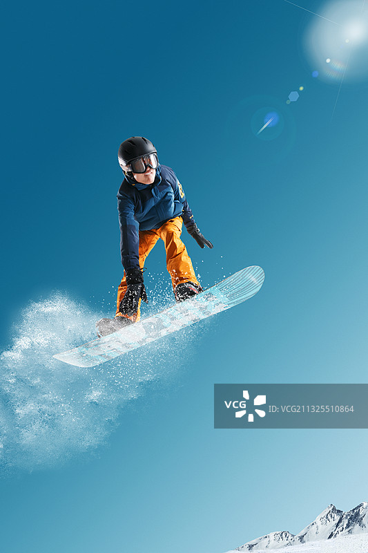 滑雪的青年男人图片素材