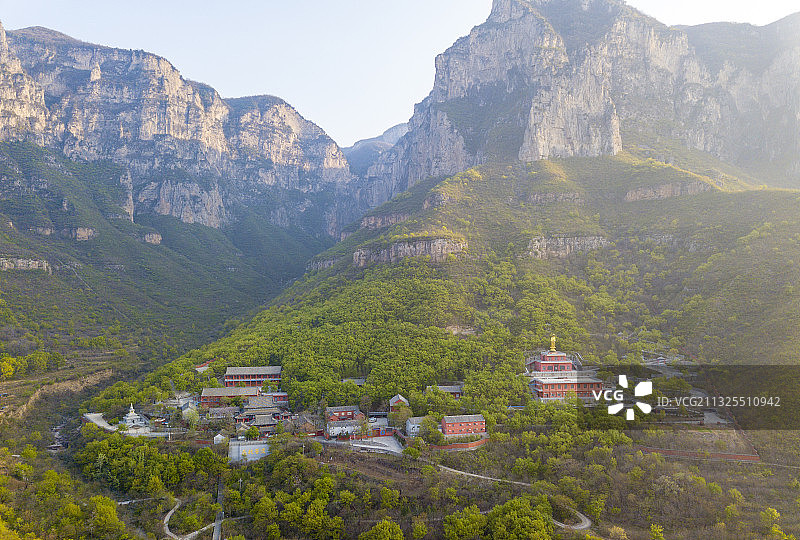 河南焦作市修武县云台山景区万善寺春天户外风光图片素材