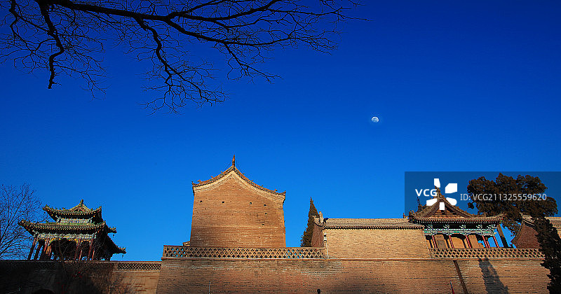 白云山，古寺将暮图片素材