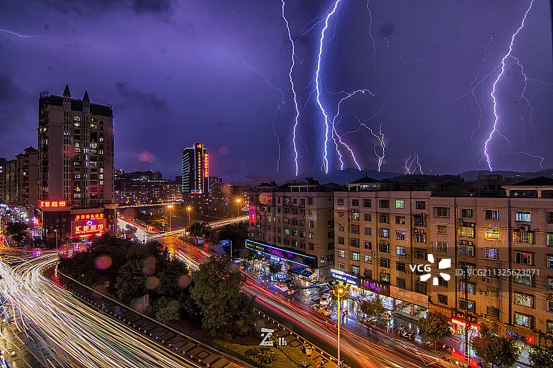 中国瓷都德化雷雨夜图片素材