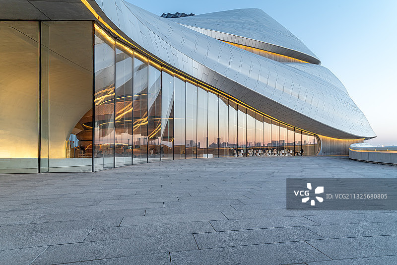 现代建筑道路平台图片素材