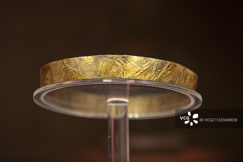 金沙遗址之金冠带图片素材