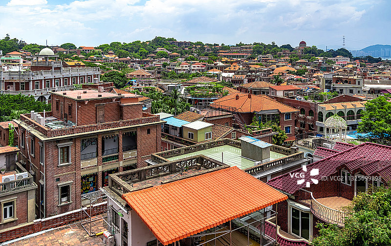 福建省厦门市鼓浪屿风景区特色民居建筑屋顶俯瞰图片素材