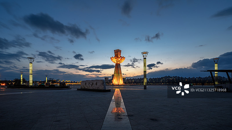 牡丹广场图片素材