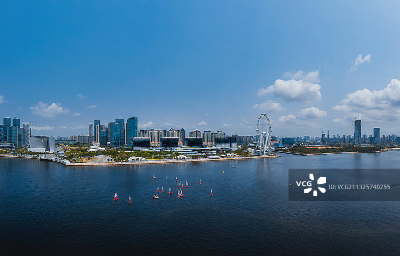 深圳前海自贸区建设房地产金融中心海岸线帆船水上运动图片素材