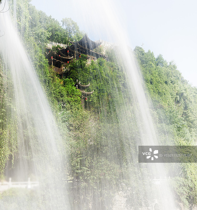湖南省湘西土家族苗族自治州永顺县芙蓉镇瀑布图片素材