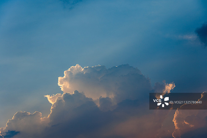 城市夕阳日落动物形态云朵景观图片素材