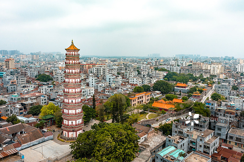 中国广东省湛江市雷州三元塔公园图片素材