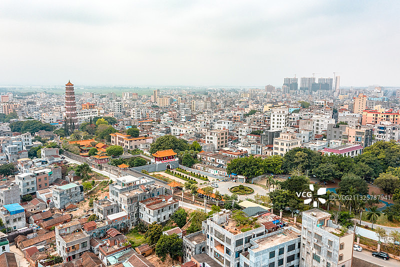 中国广东省湛江市雷州三元塔公园图片素材