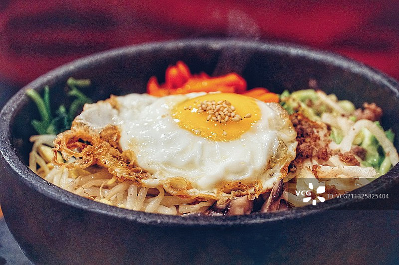 边境小城的美味料理图片素材