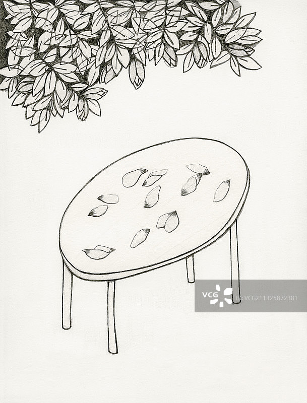 户外桌子上的蜡笔花瓣画图片素材