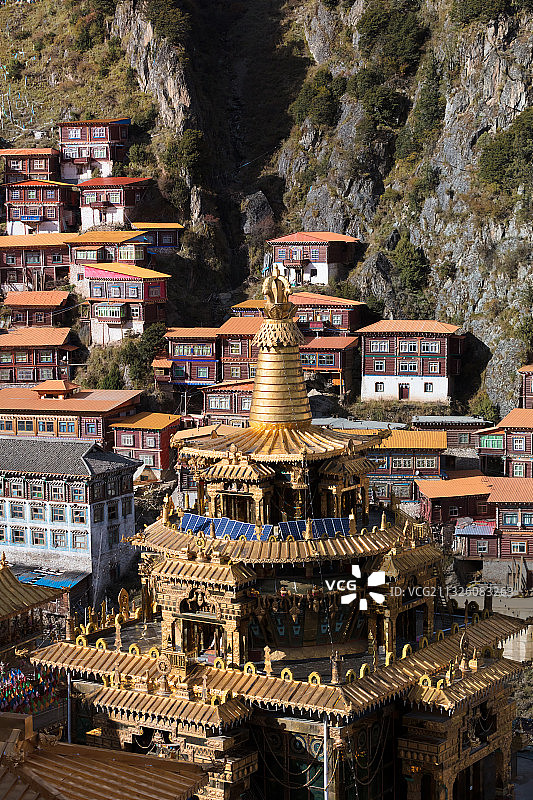 四川甘孜州白玉县的嘎陀寺图片素材