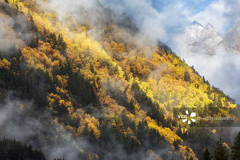 九寨沟雪山秋季自然风光图片素材