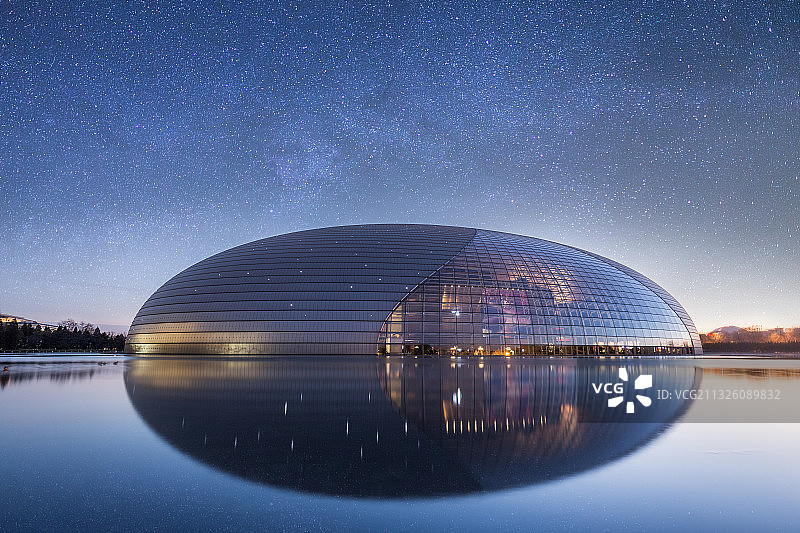 北京国家大剧院星空倒影图片素材