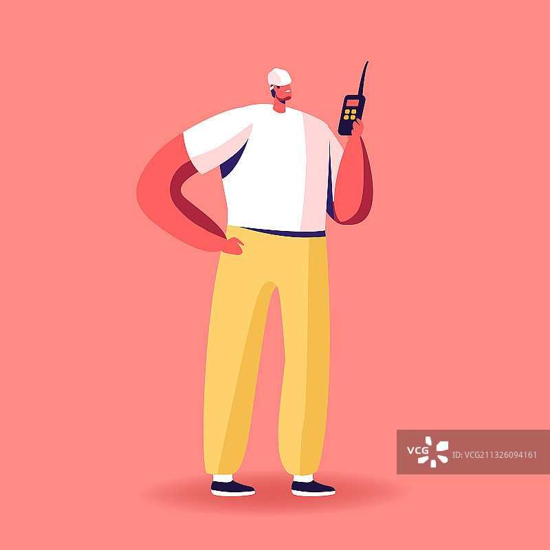 戴安全帽手持对讲机的男性建筑工人图片素材