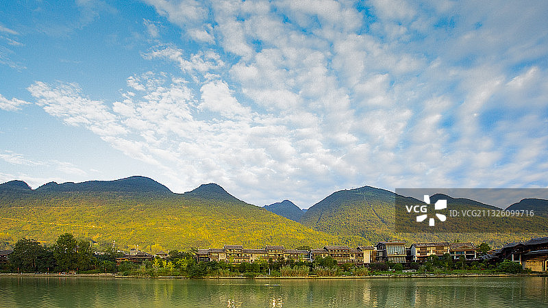 阿蓬江畔的濯水古镇承载着巴文化、土家文化与汉文化的融合。图片素材