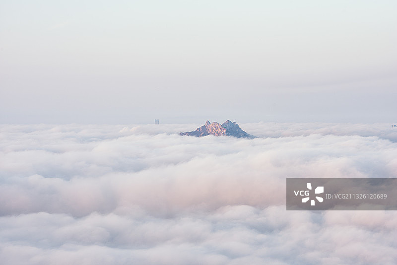 浮山日照金顶图片素材