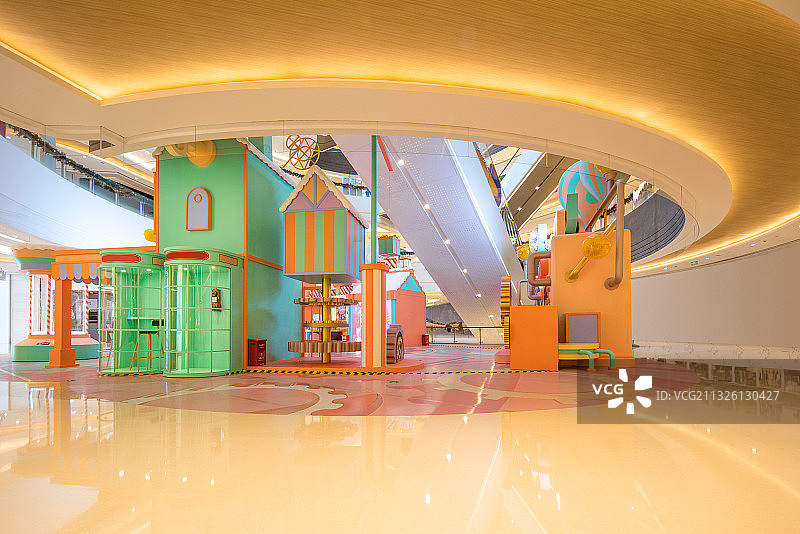 室内的儿童游乐场图片素材