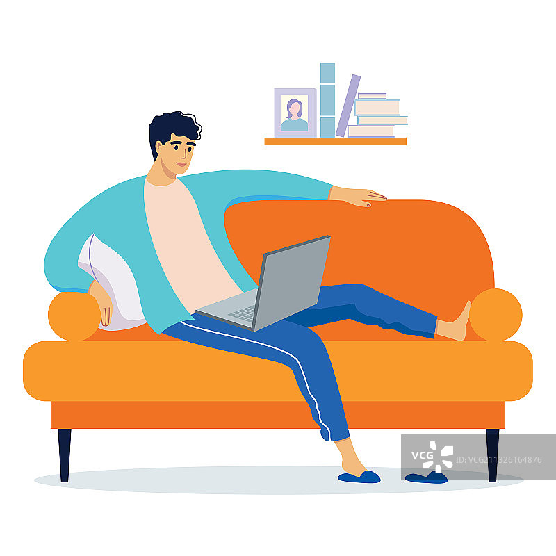 在家工作的自由职业男子图片素材