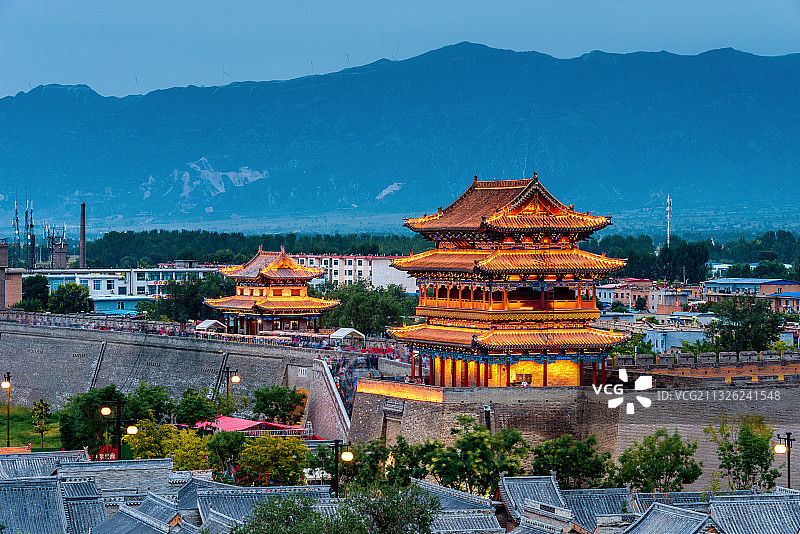 中国山西忻州古城南门景贤门夜景图片素材