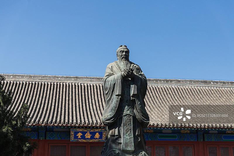 孔庙孔子雕塑图片素材
