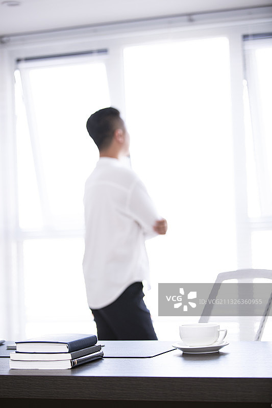 老板在办公室休息图片素材