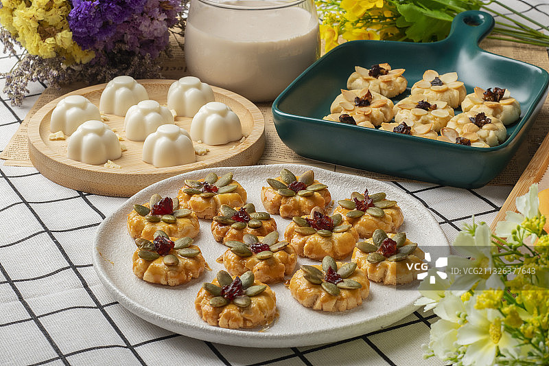 杏仁南瓜蛋黄饼干图片素材