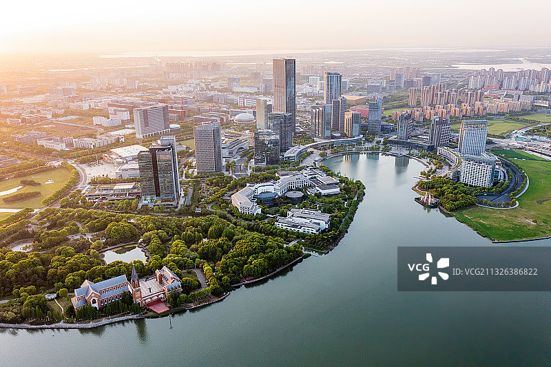 江苏苏州工业园区独墅湖景区风光，月亮湾晨景图片素材