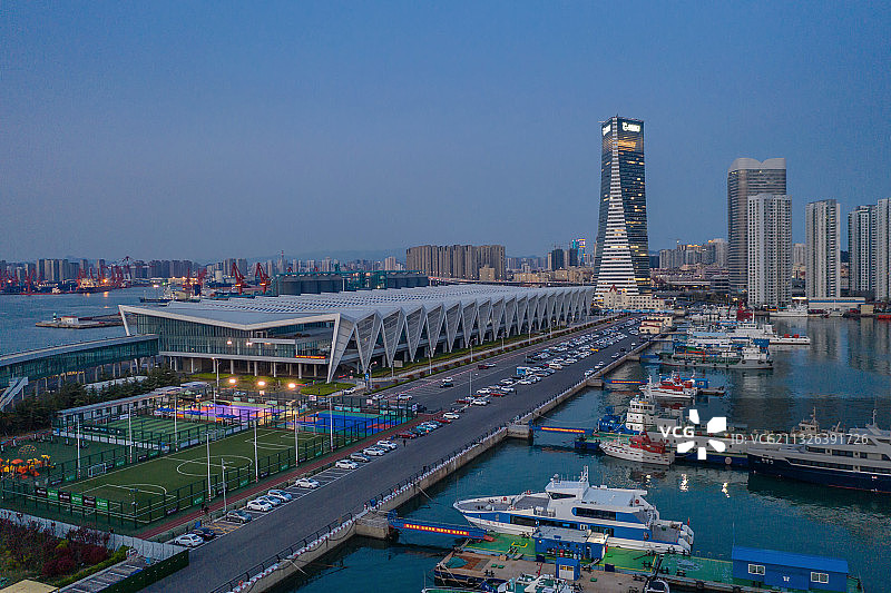 航拍青岛邮轮母港图片素材