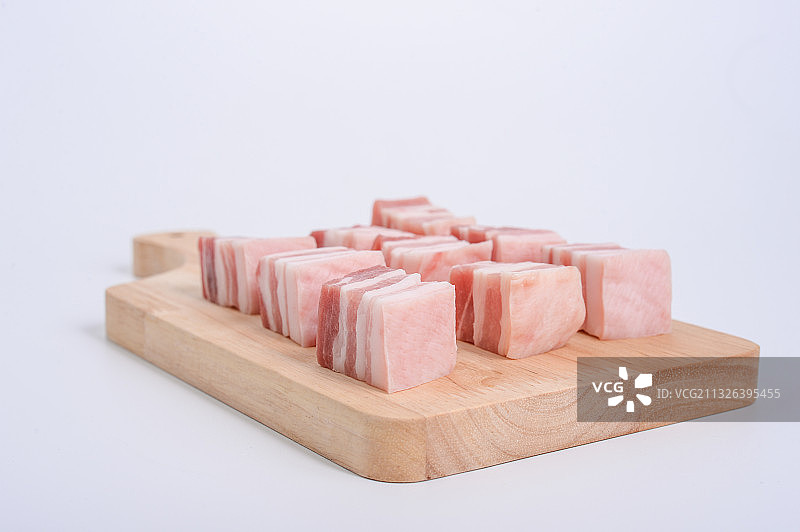 五花肉红烧肉块图片素材