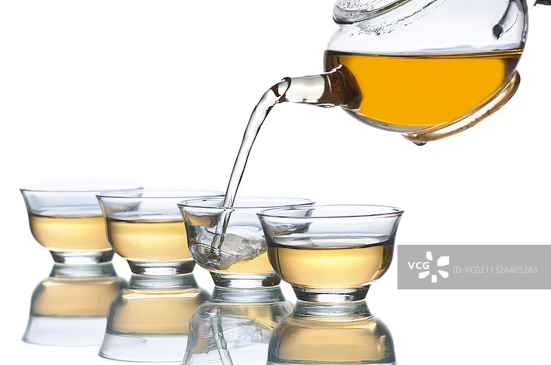 排列整齐的透明茶杯图片素材